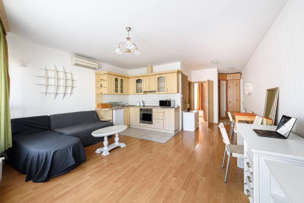 Lovely Apartment In City Centre For 4 Guests 布达佩斯 外观 照片