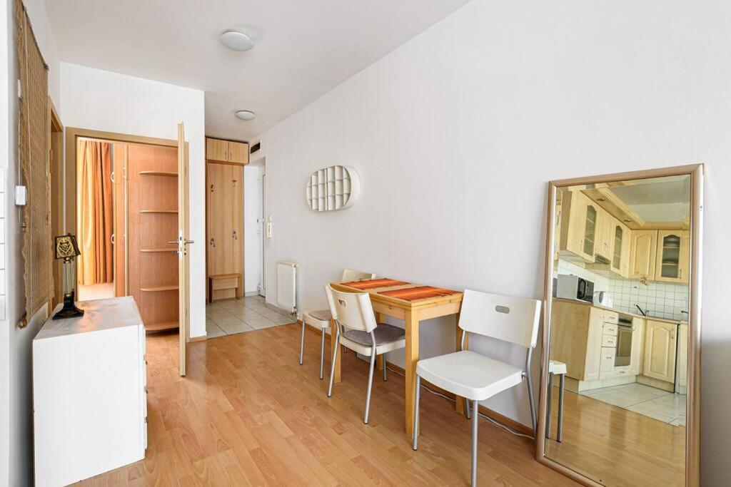 Lovely Apartment In City Centre For 4 Guests 布达佩斯 外观 照片