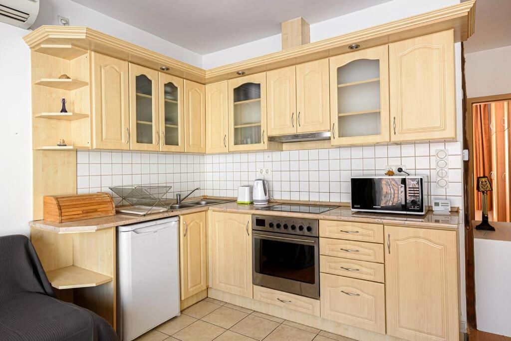 Lovely Apartment In City Centre For 4 Guests 布达佩斯 外观 照片